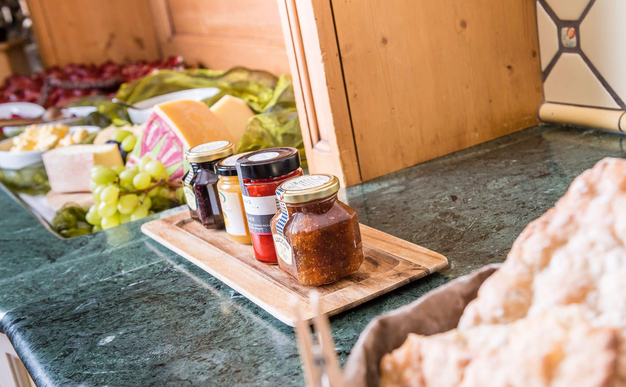 Varie marmellate al buffet della colazione - Vitalhotel Erica