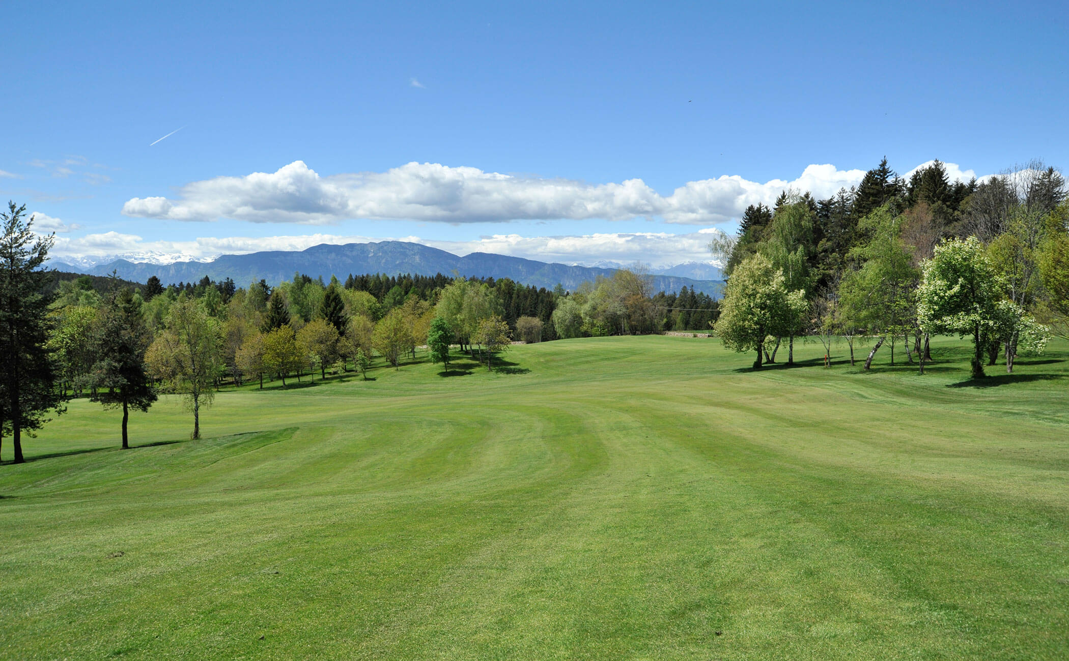 Un prato ben curato sul campo da golf - Vitalhotel Erica