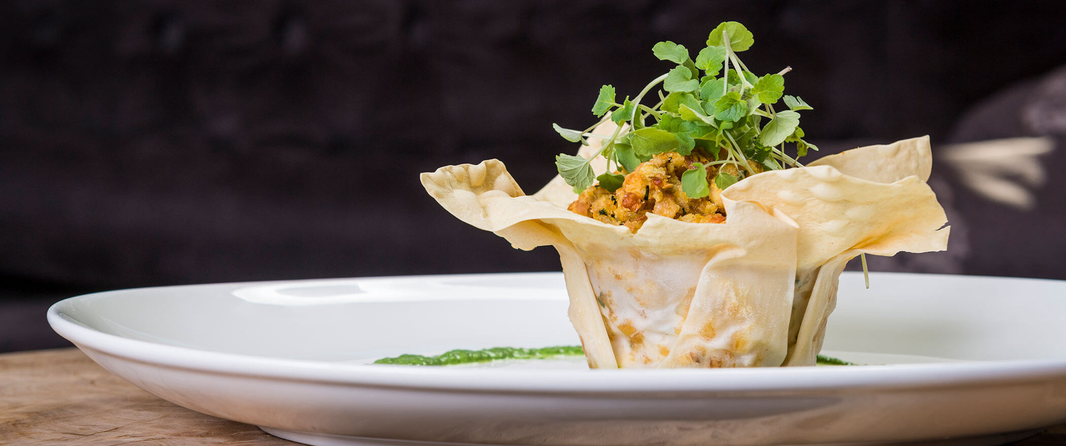 Antipasto caldo - tartelette con salsa e guarnizione abbinate - Vitalhotel Erica